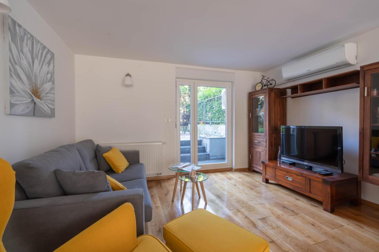 Apartment Gabriella Загреб Экстерьер фото